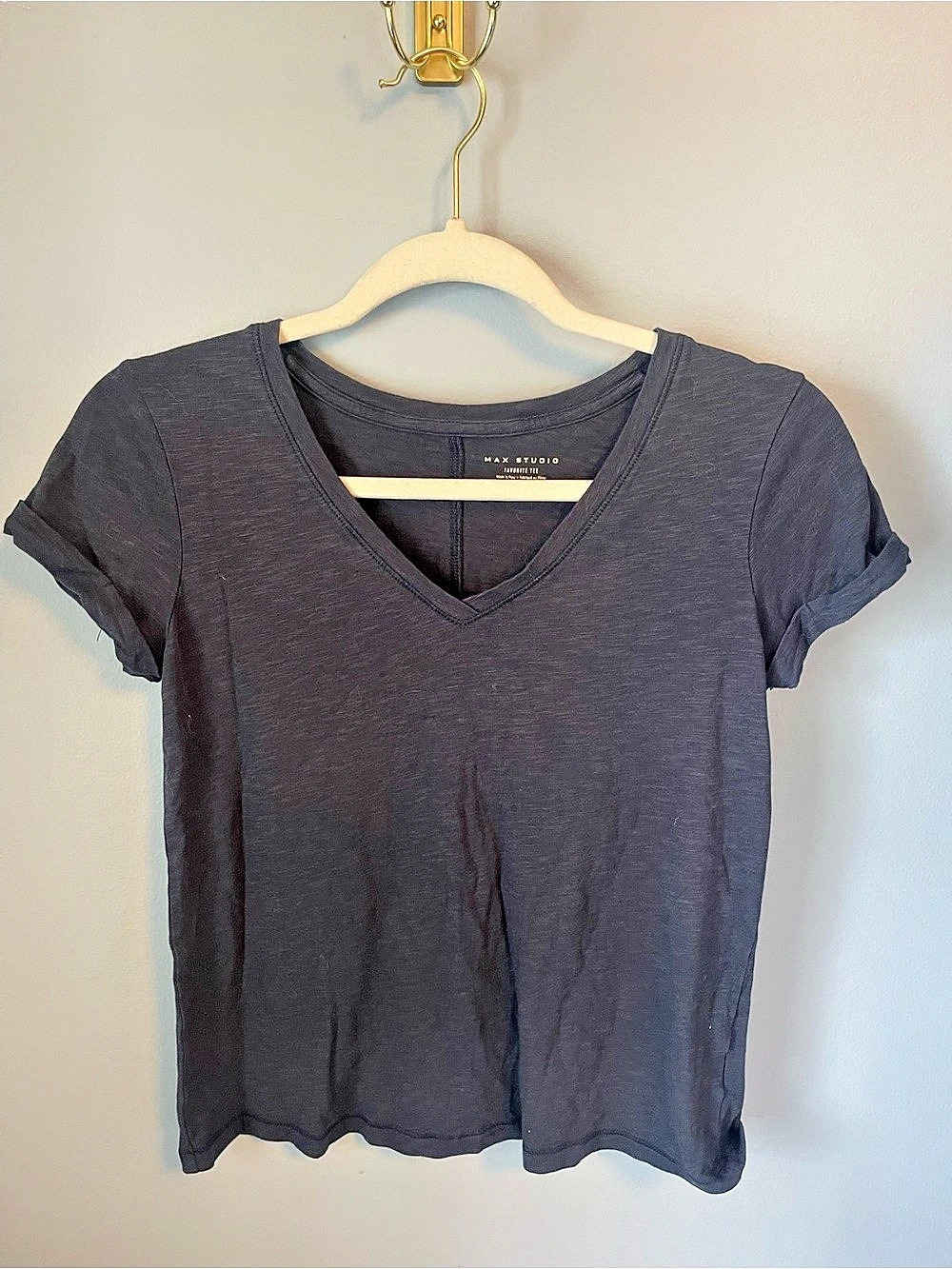 Max Studio Favorite Tee V-Neck Short Sleeve Tee Size XS
